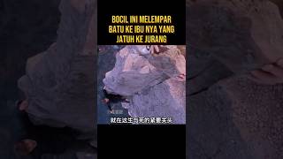 BUKAN NYA MEMBANTU BOCIL INI MALAH MELEMPAR BATU KE IBU NYA alurceritaflim film [upl. by Enaej]