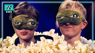 Blindfold popcorn challenge med The Raptiles  MGP 2022 [upl. by Ayikat]