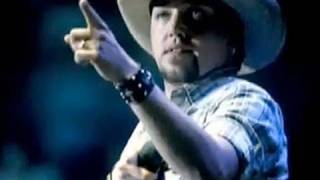 Jason Aldean Performs quotShes Countryquot [upl. by Cresa986]