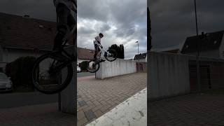 Crazy Drop 🤘🤙canyon streettrial bikeskills tricks trial bikelife [upl. by Eniarral]