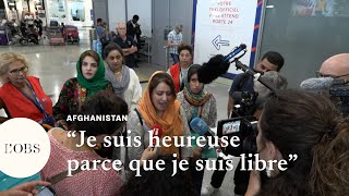 Afghanistan  le témoignage de femmes réfugiées en France après avoir fui les Talibans [upl. by Burley]