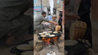 Desi Saag Paratha in karachi  street food Cheapest Saag Paratha Nashta  Saag Aloo Paratha [upl. by Olson807]