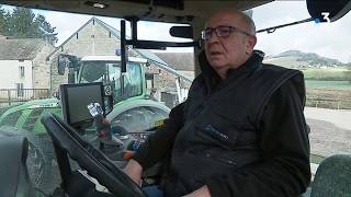 Un agriculteur assure le déneigement des routes de 13 communes en Côte dOr [upl. by Swiercz]