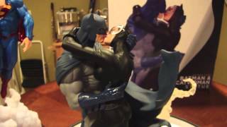 Batman Hush Batman amp Catwoman kiss statue diorama by DC Collectibles [upl. by Novihs]