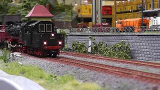 Modelleisenbahn defekt BR 50 schleppt BR 212 ab Thomas seine Bahn  Baustelle  17 [upl. by Ardra746]