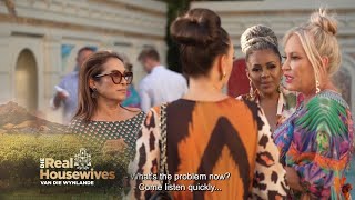 “Ek pla jou gaste” – Die Real Housewives van die Wynlande  S1  Ep 8  kykNET [upl. by Klapp484]