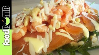 69 Salade met Gerookte Zalm en Garnalencocktail als dressing Citroenmayonaise  Foodbomb [upl. by Wincer]