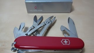 Victorinox Deluxe Tinker red 14723 Review [upl. by Gasparo]