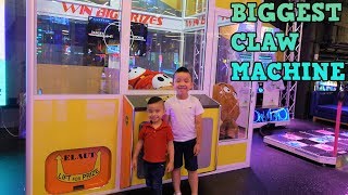 Giant Claw Machines Arcade Games Family Fun Amusement CKN [upl. by Yelime]