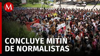 Normalistas de Ayotzinapa retiran bloqueo en la Autopista del Sol [upl. by Gambell421]