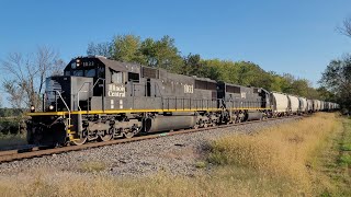 Illinois Central SD70s 1033 and 1032 [upl. by Odraude]