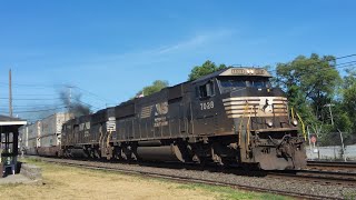 A Toasty Tuesday along the NS Reading line in Macungie PA with a Smokey SD60E [upl. by Ru]