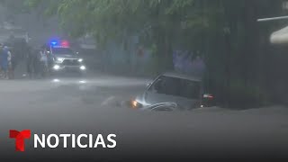 Lluvias en República Dominicana dejan decenas de muertos y de desplazados  Noticias Telemundo [upl. by Varipapa478]