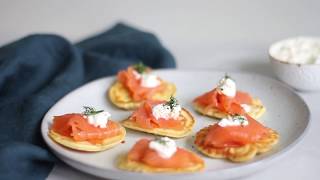 Blini met gerookte zalm [upl. by Rebm]