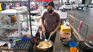 Powerful fried rice master chef in Bangkok  thai street food [upl. by Adnalohs]