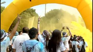 The Color Run en Medellín una fiesta de colores [upl. by Eeuqram]