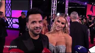 Luis Fonsi y Águeda López llegando a los Latin Grammy 2023 [upl. by Domineca887]