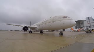 Ramp Agent POV Boeing 7879 Offload [upl. by Tsew]