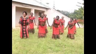 Kwaya kuu ya Mt Cesilia Mafinga Iringa  Ninatangaza hadharani [upl. by Orola]