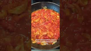 Paste cu sos de roșii dovlecel și busuioc 🌿 🍅 paste spaghetti rosii [upl. by Eddra]