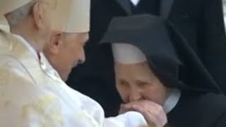 Benedetto XVI partecipa alla cerimonia di canonizzazione di Giovanni Paolo II e Giovanni XXIII [upl. by Haem]