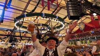 Duitse versiertrucs op Oktoberfest 🍻 [upl. by Ennagrom333]