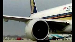 Pushback y start up de 777300ER Singapore Airlines [upl. by Wincer879]