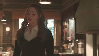 Legacies 1x11  Hope y Landon buscan un talento para el concurso Español [upl. by Etterb427]