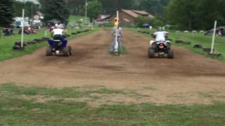 660 Yamaha Raptor vs 07 Polaris Predator 500 [upl. by Susann29]