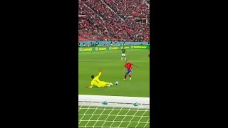 FALTOU FAIR PLAY GOLEIRO SENTE O TENDÃO E VARGAS FAZ O GOL  CHILE X BOLÍVIA  shorts  sportv [upl. by Natalia]