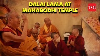 Video Spiritual Leader Dalai Lama offers prayers at Mahabodhi Temple in Bodhgaya Bihar [upl. by Fablan]