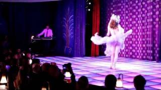 Sucre dOrge Burlesque Feather Fan Dance  La Nouvelle Eve Paris [upl. by Aziaf584]