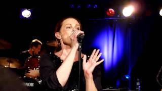 Belinda Carlisle  Summer Rain  Live in Melbourne  4 Feb 2011 HD [upl. by Grantham]