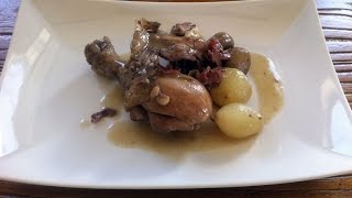 Pollo al vino Coq au vin [upl. by Noffihc277]